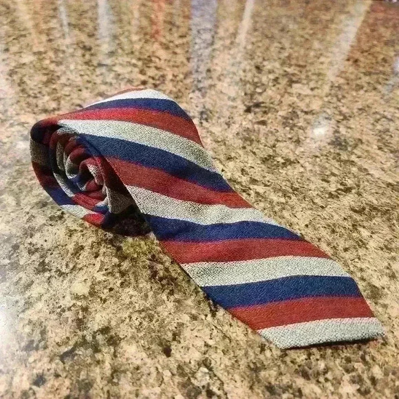 Men's Knottery New York Striped Poly Blend Neck Tie Red, Grey, Blue - Picture 1 of 7